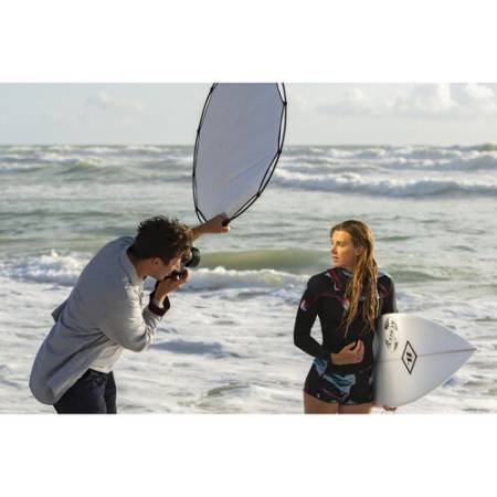 Manfrotto HaloCompact Reflector - okrągła blenda, składana, 2w1, 82cm, (kolor: srebrny, złoty) - przykład użycia